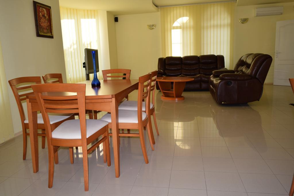Hotel Eva Ravda Extérieur photo