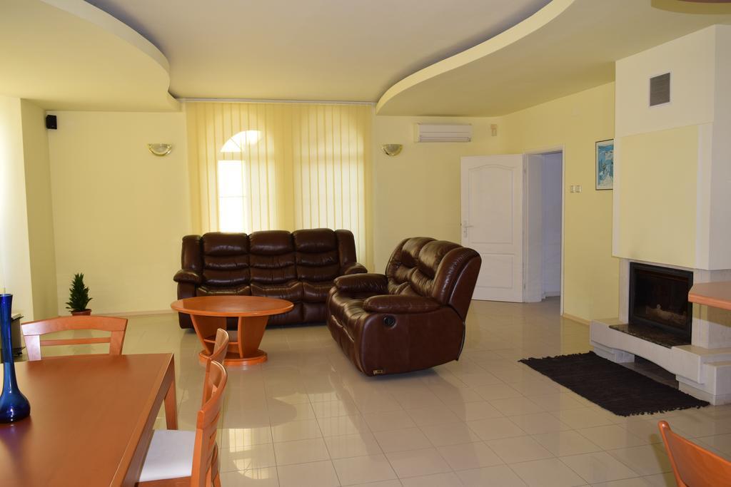 Hotel Eva Ravda Extérieur photo