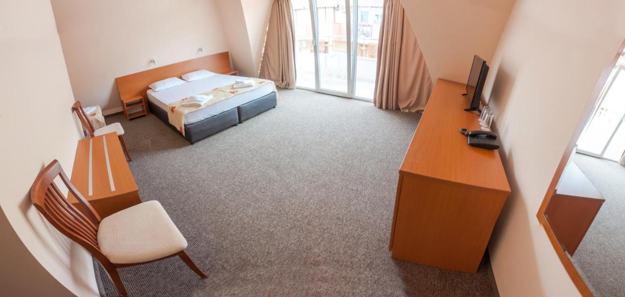 Hotel Eva Ravda Extérieur photo