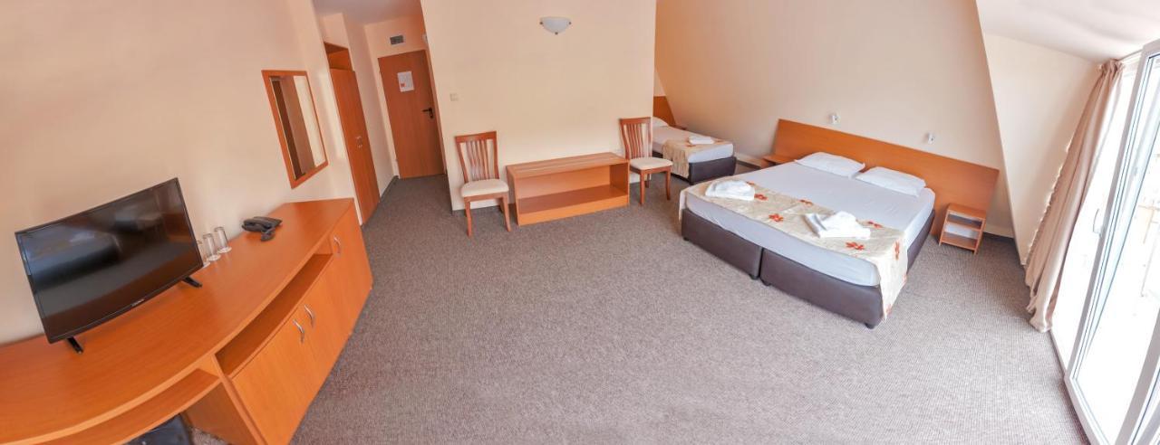 Hotel Eva Ravda Extérieur photo