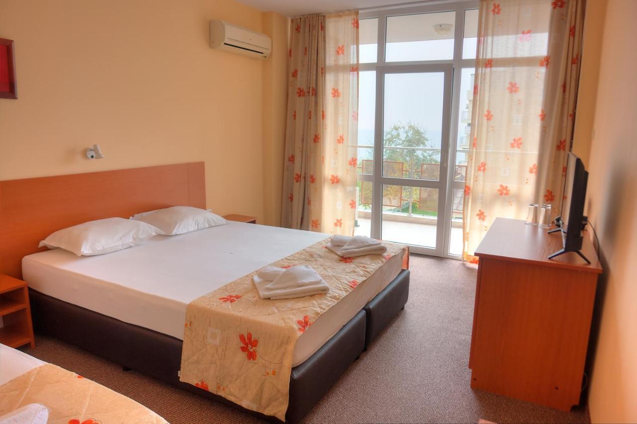 Hotel Eva Ravda Extérieur photo
