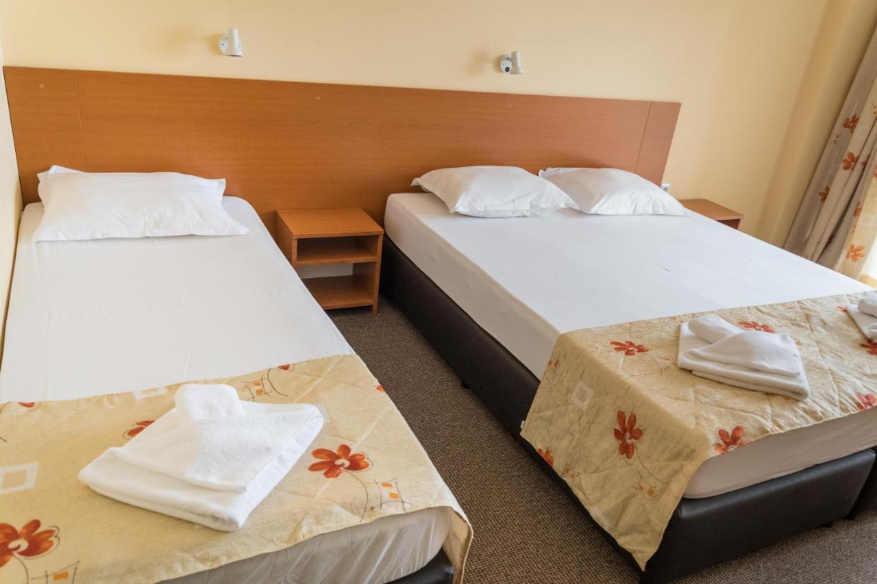 Hotel Eva Ravda Extérieur photo