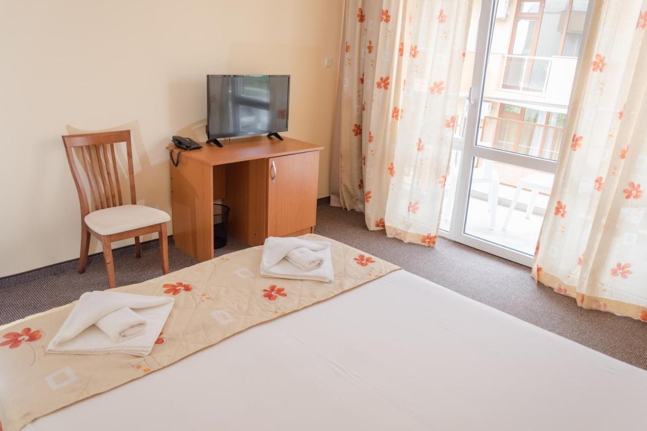 Hotel Eva Ravda Extérieur photo