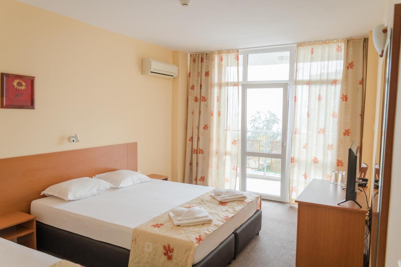Hotel Eva Ravda Extérieur photo