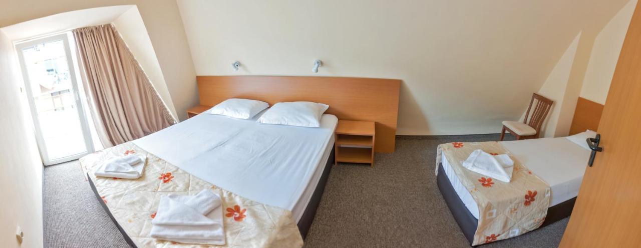 Hotel Eva Ravda Extérieur photo