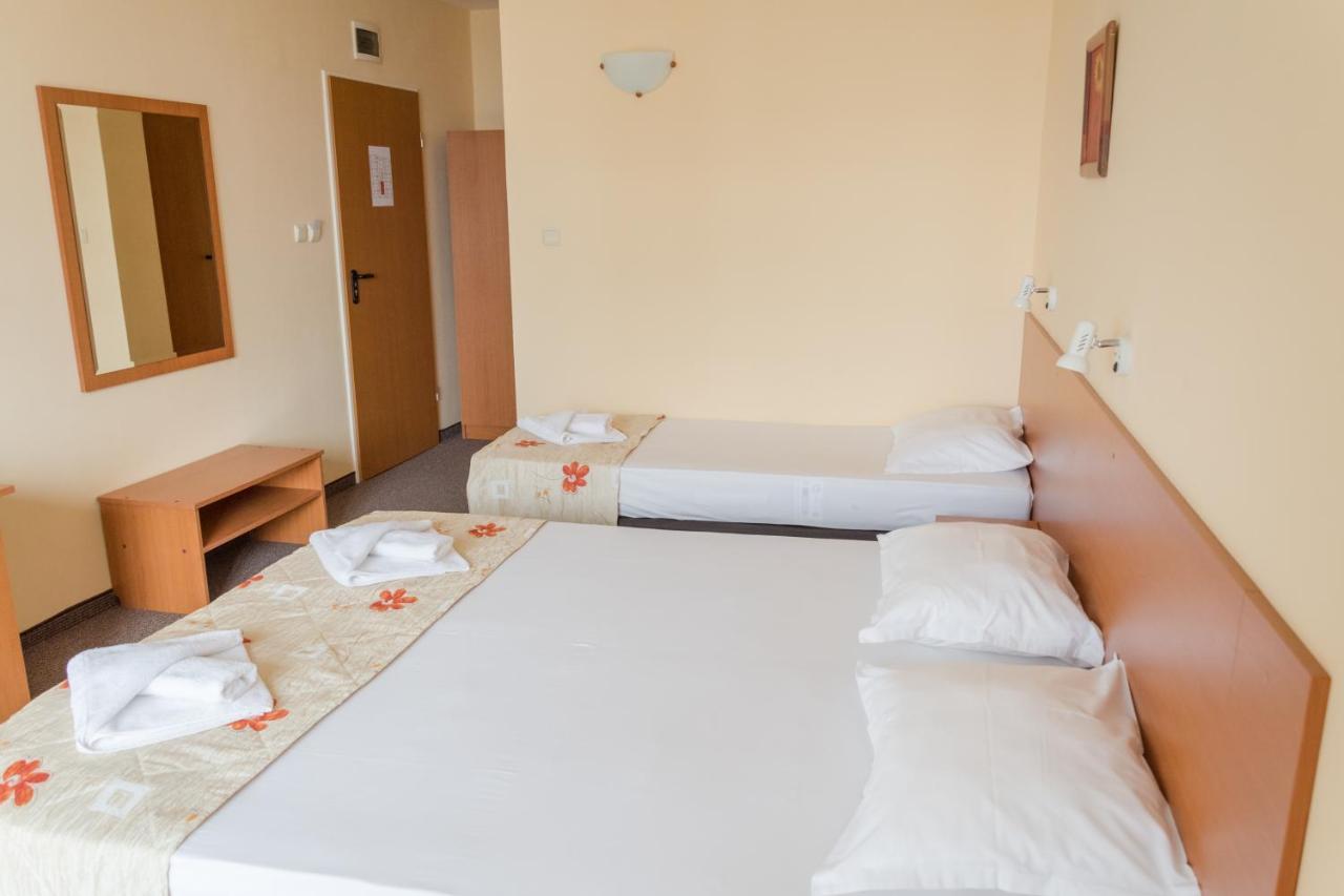 Hotel Eva Ravda Extérieur photo