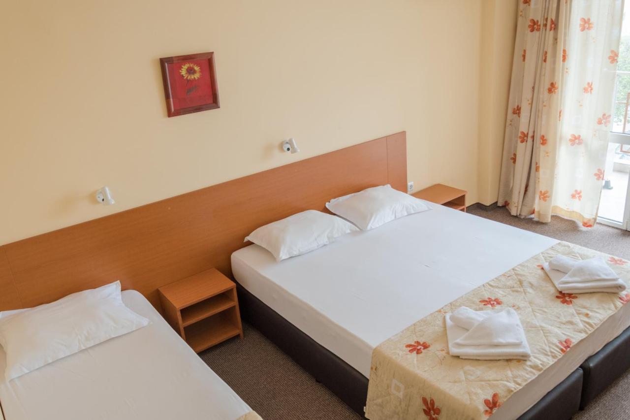 Hotel Eva Ravda Extérieur photo